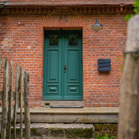 Wald- Und Seeidyll Im Historischen Forsthaus Neuruppin Exterior foto