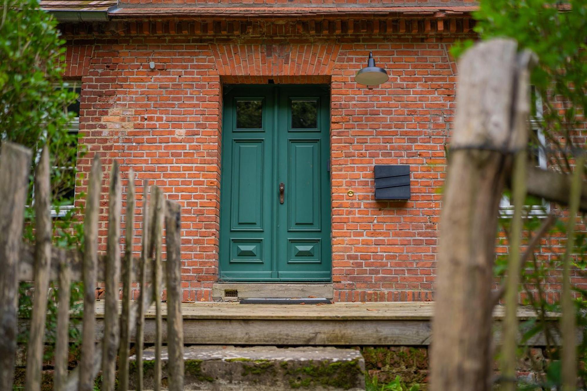 Wald- Und Seeidyll Im Historischen Forsthaus Neuruppin Exterior foto