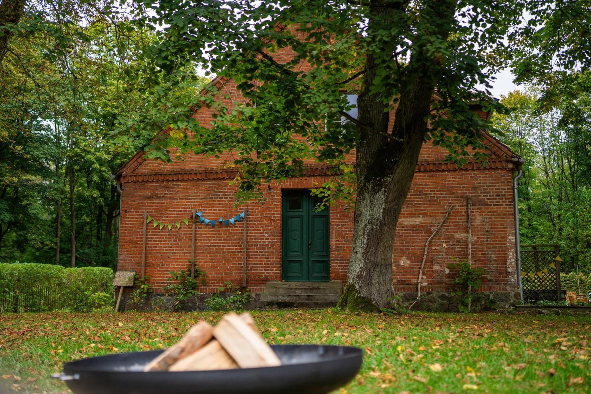 Wald- Und Seeidyll Im Historischen Forsthaus Neuruppin Exterior foto